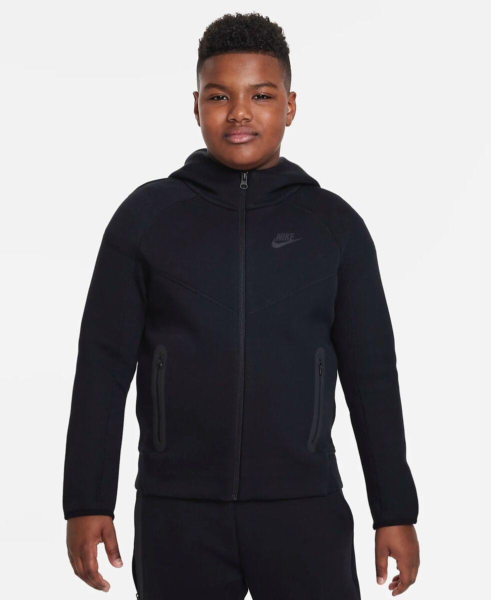 Styling Tips: How to Elevate Your Look with Nike tech Fleece Pieces