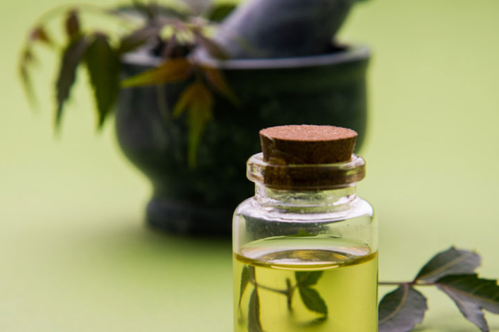 Neem Oil For Dandruff: 7 Methods It Works