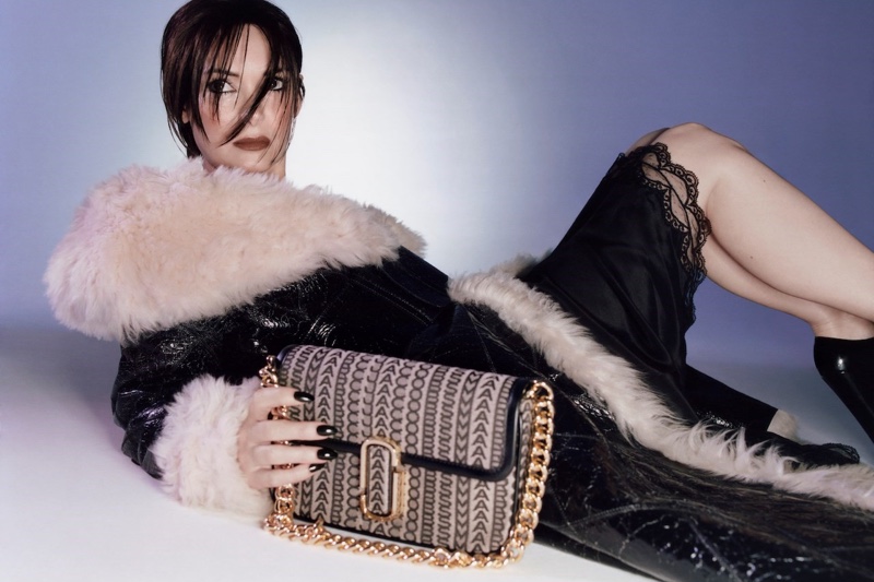 Winona Ryder Evokes in Marc Jacobs J Marc Bag Advertising and marketing marketing campaign