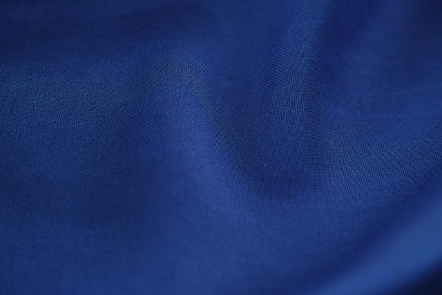 Luxury Silk vs High-Street Satin – A Blind Feel Test