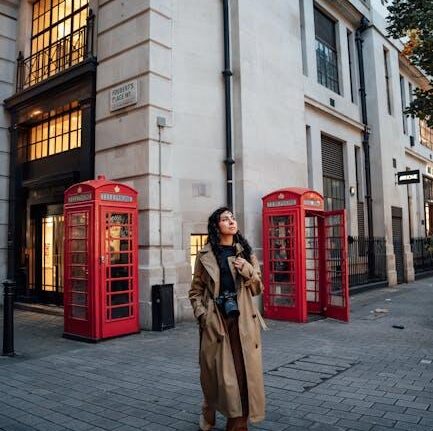 Capsule Wardrobe Showdown – Uniqlo Essentials vs High-End Icons