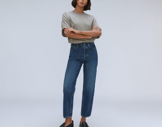 Everlane’s Denim Reviewed – Is Ethical Manufacturing Making a Difference?