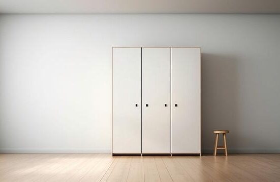 Color vs Neutral – Which Strategy Wins in a Capsule Wardrobe?